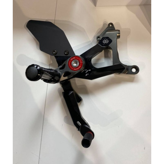 Paire de commandes reculées MUE2 GILLES TOOLING - Ducati 1100 Streetfighter V4 2021
