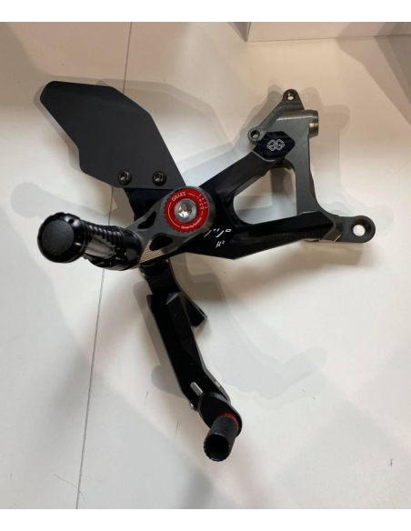 Paire de commandes reculées MUE2 GILLES TOOLING - Ducati 1100 Streetfighter V4 2021