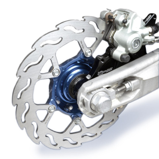 Kit frein arrière oversize 240mm MOTO MASTER - Patte de déport BRAKTEC et BREMBO + plaquettes inclus - GAS GAS / HUSQVARNA / KTM