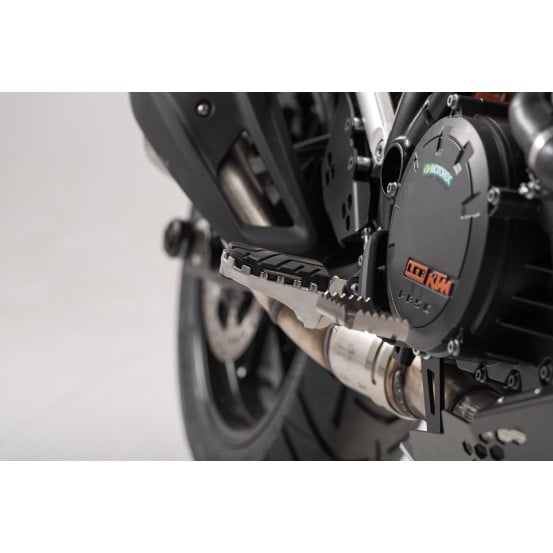Repose-pieds SW-MOTECH ION avec supports HUSQVARNA 901 Norden 2021 - KTM Adventure 1050 - 1090/R - 1190 - 1290 - 690 - 790