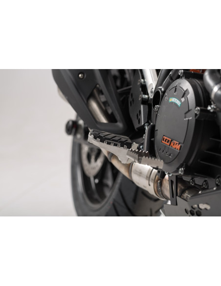 Repose-pieds SW-MOTECH ION avec supports HUSQVARNA 901 Norden 2021 - KTM Adventure 1050 - 1090/R - 1190 - 1290 - 690 - 790