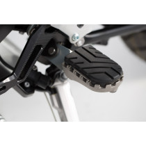 Repose-pieds SW-MOTECH ION avec supports TRIUMPH