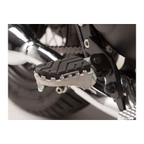 Repose-pieds SW-MOTECH ION avec supports TRIUMPH Boneville/SE/T100 2004-2016 - Scrambler 2005-2008