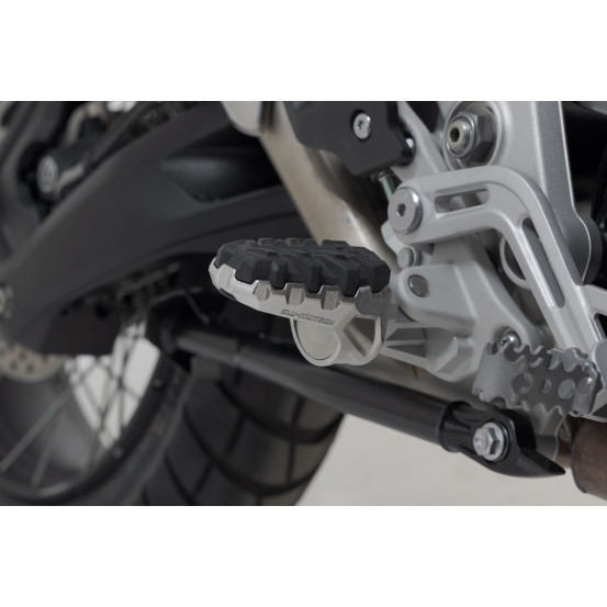 Repose-pieds SW-MOTECH EVO avec supports TRIUMPH 1200 Tiger 2022