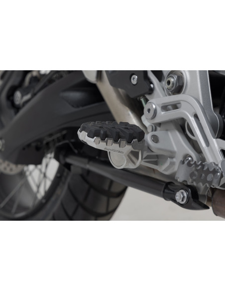 Repose-pieds SW-MOTECH EVO avec supports TRIUMPH 1200 Tiger 2022