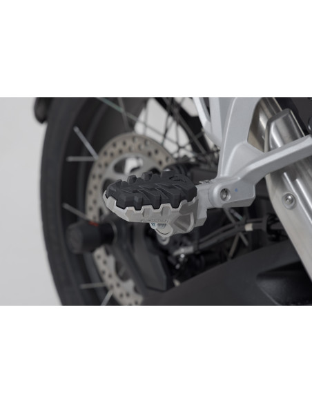 Repose-pieds passager SW-MOTECH ION avec supports TRIUMPH 1200 Tiger 2022