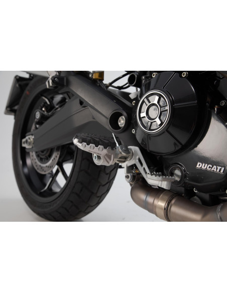 Repose-pieds SW-MOTECH EVO avec supports DUCATI - BENELLI TRK 502 X 2018