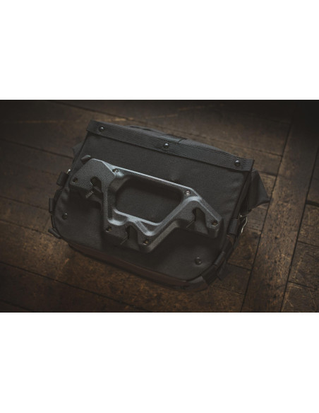Sacoches latérales SW-MOTECH SLC Legend Gear LC1 droite 9,8 Litres - LC2 gauche 13,5 Litres Black Edition avec supports DUCAT..