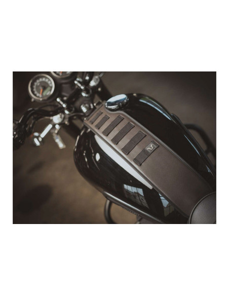 Sangle de réservoir SW-MOTECH SLA avec pochette accessoire LA2 Legend Gear TRIUMPH Bonneville/SE/T100 2004-2016 - Scrambler 2..