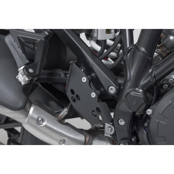 Protection SW-MOTECH pour maitre cylindre de frein arrière KTM 1050 Adventure 2014-2016 - 1090 Adventure/R 2016-2021 - 1190 A..