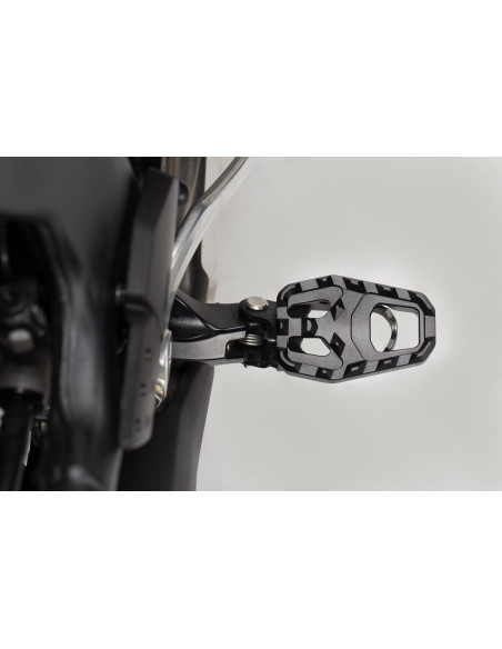 Repose-pieds SW-MOTECH ION avec supports BMW - HONDA - TRIUMPH