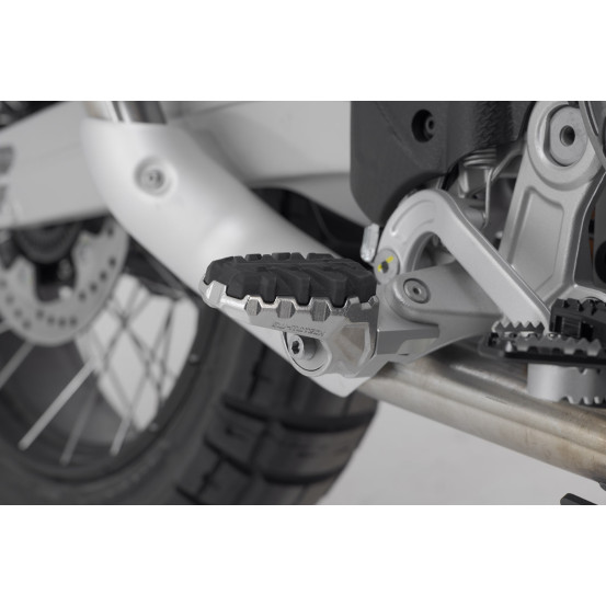 Repose-pieds SW-MOTECH ION avec supports YAMAHA Tracer 9/GT 2020