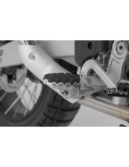 Repose-pieds SW-MOTECH ION avec supports YAMAHA Tracer 9/GT 2020