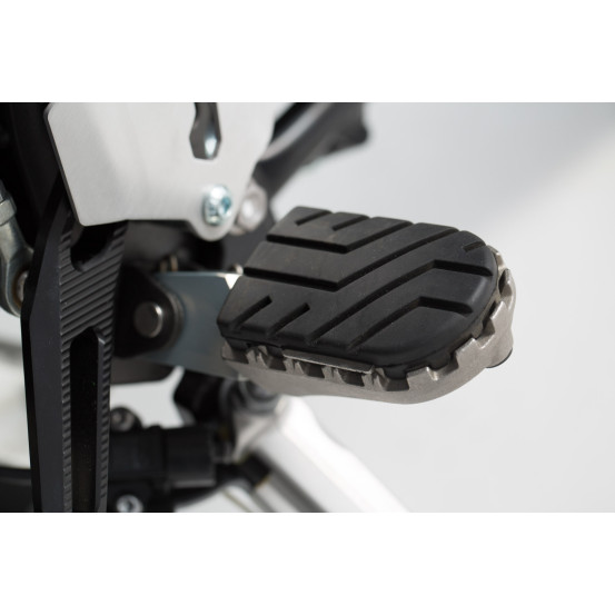 Repose-pieds SW-MOTECH ION avec supports BMW - TRIUMPH