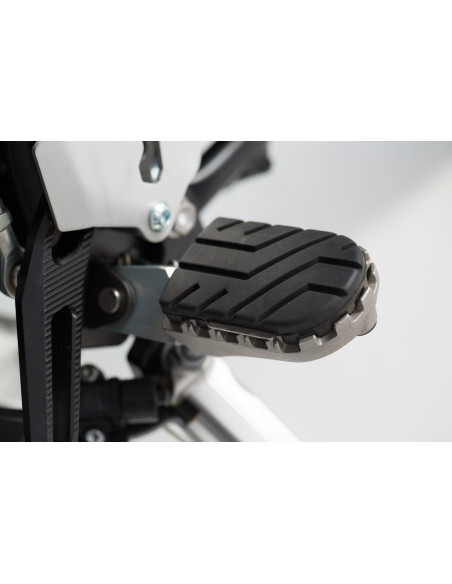Repose-pieds SW-MOTECH ION avec supports BMW - TRIUMPH