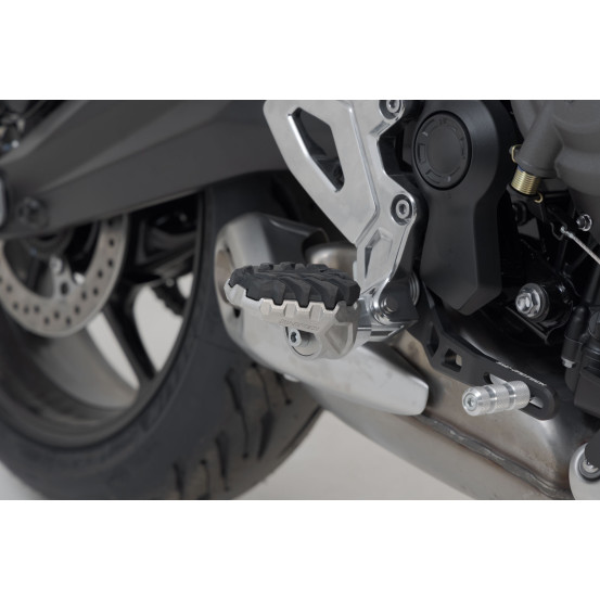 Repose-pieds SW-MOTECH EVO avec supports TRIUMPH Scrambler 1200 2018-2021 - Tiger 800 2010-2018 - 900 2019