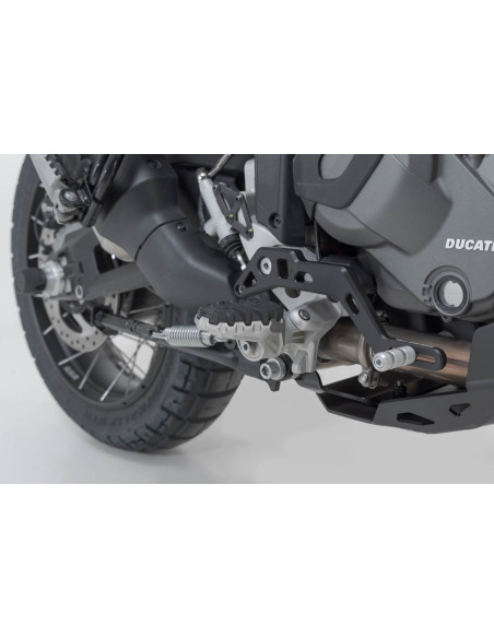 Repose-pieds SW-MOTECH EVO avec supports DUCATI - BENELLI TRK 502 X 2018