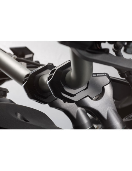 Rehausse de guidon Ø 22 mm SW-MOTECH 30 mm APRILIA - BMW - HONDA - KAWASAKI - KTM - MOTO GUZZI - SUZUKI - TRIUMPH - YAMAHA Gris