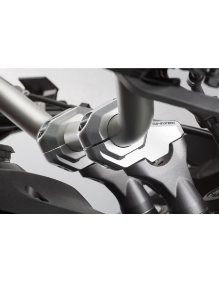 Réhausse de guidon Ø 28 mm SW-MOTECH 30 mm avec déport 22 mm BENELLI TRK 502 X 2018 - KTM 1290 Super Duke GT 2016 - 950 SM T ..