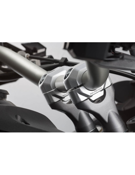 Réhausse de guidon Ø 28 mm SW-MOTECH 30 mm APRILIA - BENELLI - HONDA - KTM - TRIUMPH - YAMAHA Noir