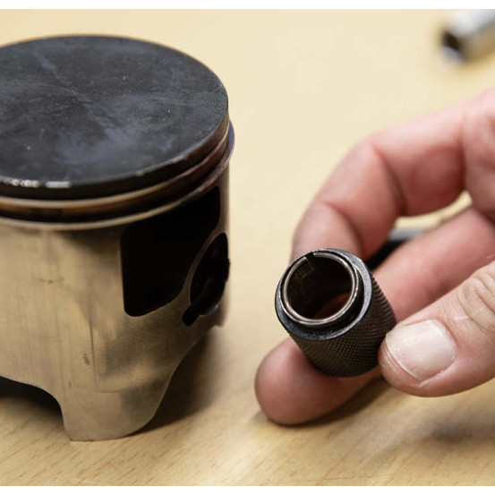 Outil X-GRIP clip axe piston