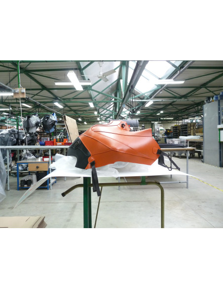 Tapis de réservoir BAGSTER Moto Guzzi 750 V7/V7 II 2010-2016 Vermillon / Or