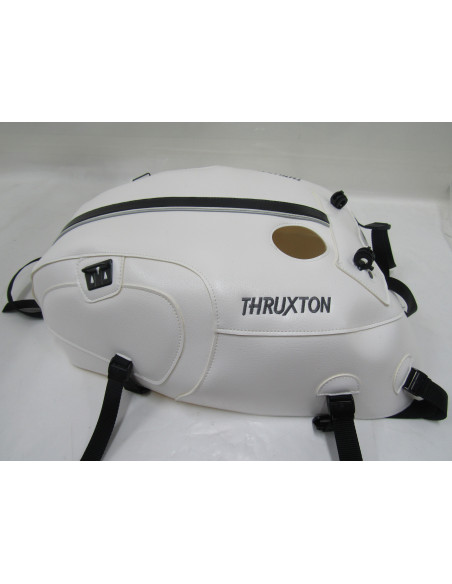 Tapis de réservoir BAGSTER Triumph 1200 Thruxton 2016 Blanc / Noir / Liseré Argent