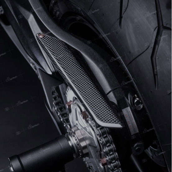 Couvre Chaine LIGHTECH MV Agusta 675/800 F3/Brutale 2012-2016 800 Rivale 2014-2016 Carbone Mat