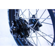 Roue avant Trail SM PRO 21x2,15 Honda Africa Twin 1000 CRFL Moyeu Noir Cercle Noir Tetes de rayons Argent