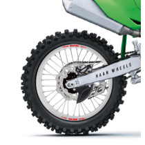 Roue arrière complète 17x5,50 HAAN WHEELS - 36 rayons - Cercle EXCEL argent / Moyeu noir - KAWASAKI