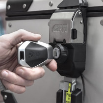 Kit de serrure Givi SLB101 avec barillet codifiable pour clé BMW - permettant d'utiliser la clé de contact