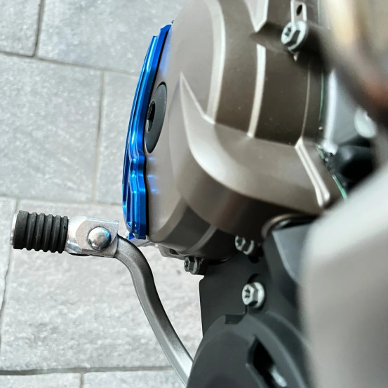 Protection carter de stator bleu SM PROJECT - KTM 690 2008-2025 / HUSQVARNA 701 2016-2025 / GAS GAS 700 2022-2025