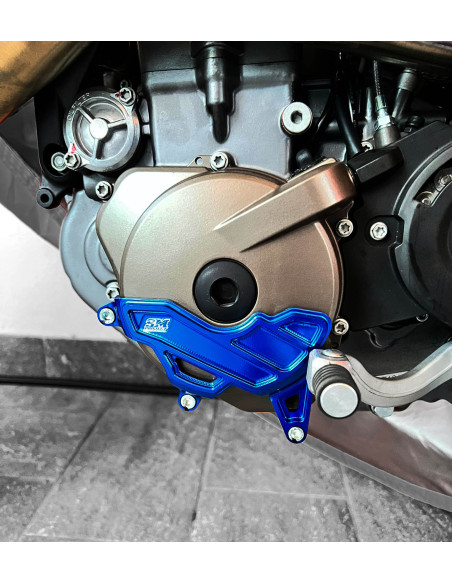 Protection carter de stator bleu SM PROJECT - KTM 690 2008-2025 / HUSQVARNA 701 2016-2025 / GAS GAS 700 2022-2025