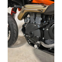 Protection carter de stator noir SM PROJECT - KTM 690 2008-2025 / HUSQVARNA 701 2016-2025 / GAS GAS 700 2022-2025 2